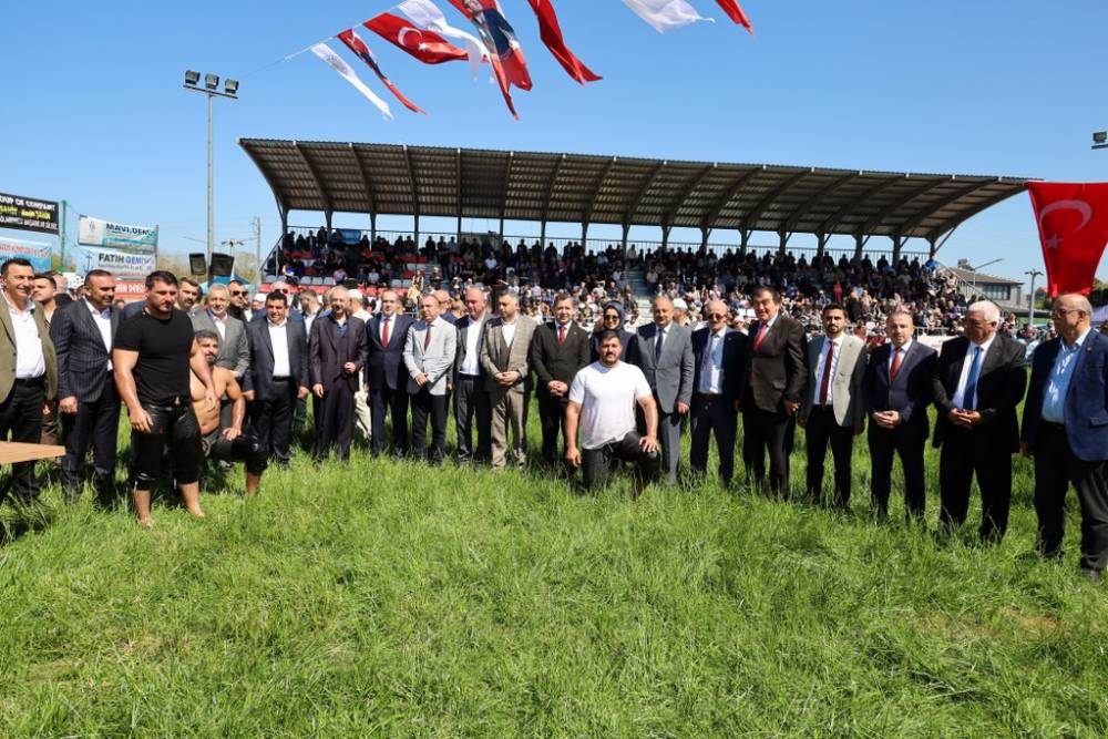 632. Alaçam Geyikkoşan Güreşleri ve Piknik Etkinliğinden renkli kareler 176