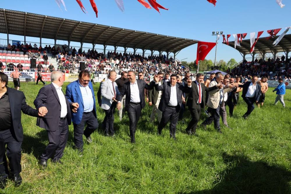 632. Alaçam Geyikkoşan Güreşleri ve Piknik Etkinliğinden renkli kareler 204
