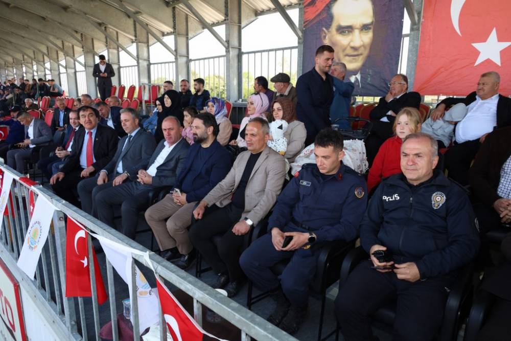 632. Alaçam Geyikkoşan Güreşleri ve Piknik Etkinliğinden renkli kareler 211