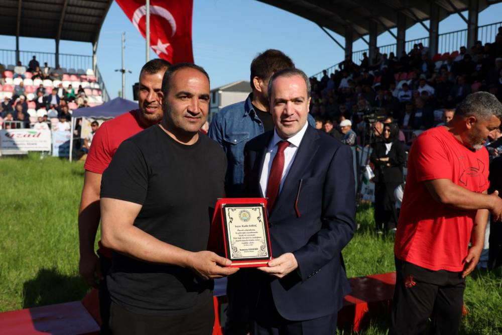 632. Alaçam Geyikkoşan Güreşleri ve Piknik Etkinliğinden renkli kareler 215
