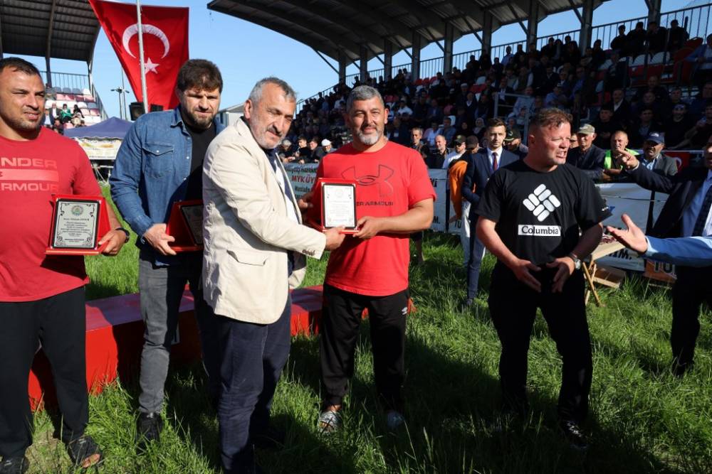 632. Alaçam Geyikkoşan Güreşleri ve Piknik Etkinliğinden renkli kareler 222