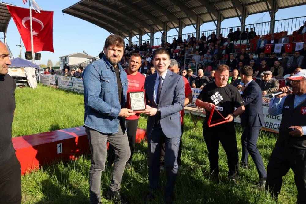 632. Alaçam Geyikkoşan Güreşleri ve Piknik Etkinliğinden renkli kareler 223