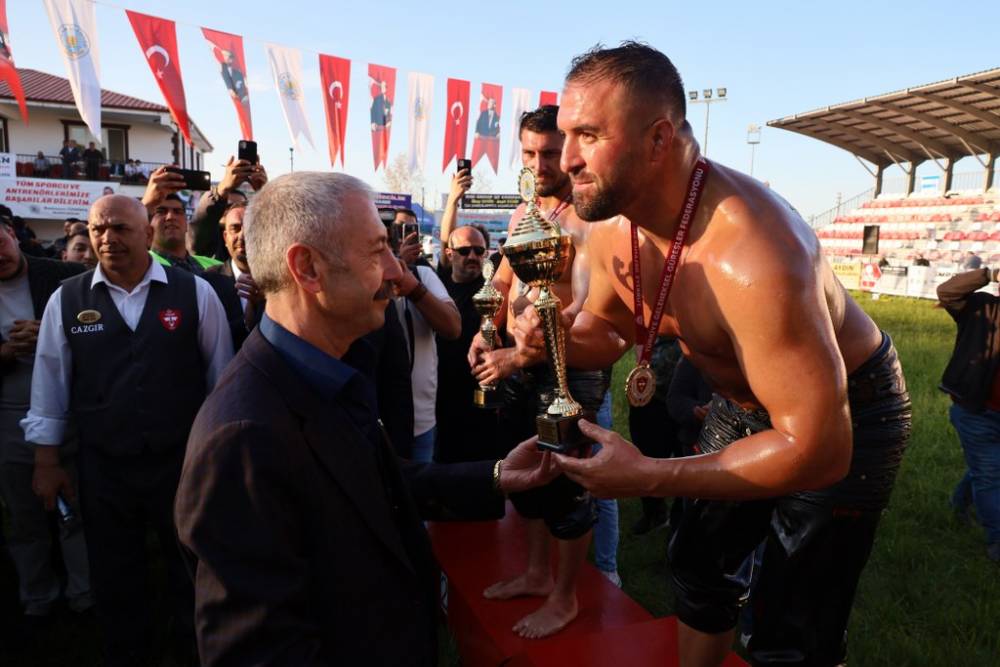 632. Alaçam Geyikkoşan Güreşleri ve Piknik Etkinliğinden renkli kareler 246