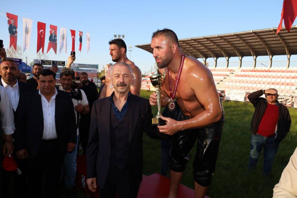 632. Alaçam Geyikkoşan Güreşleri ve Piknik Etkinliğinden renkli kareler 248