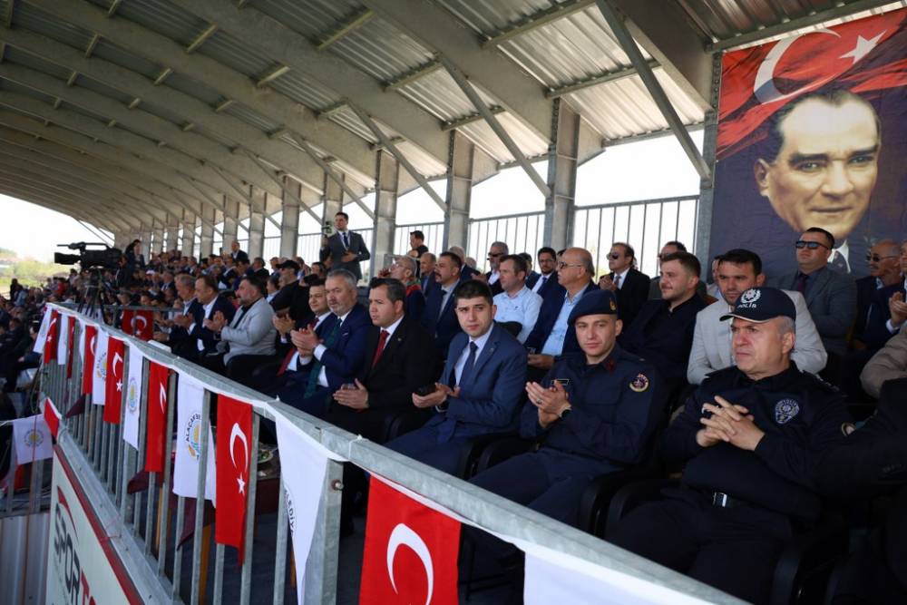 632. Alaçam Geyikkoşan Güreşleri ve Piknik Etkinliğinden renkli kareler 83