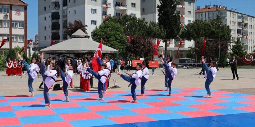 Samsun’dan Yükselen Meşale Bafra’da Yeniden Yandı 19