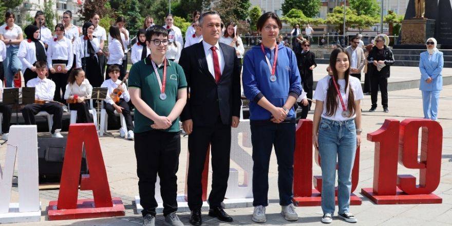 Samsun’dan Yükselen Meşale Bafra’da Yeniden Yandı 26