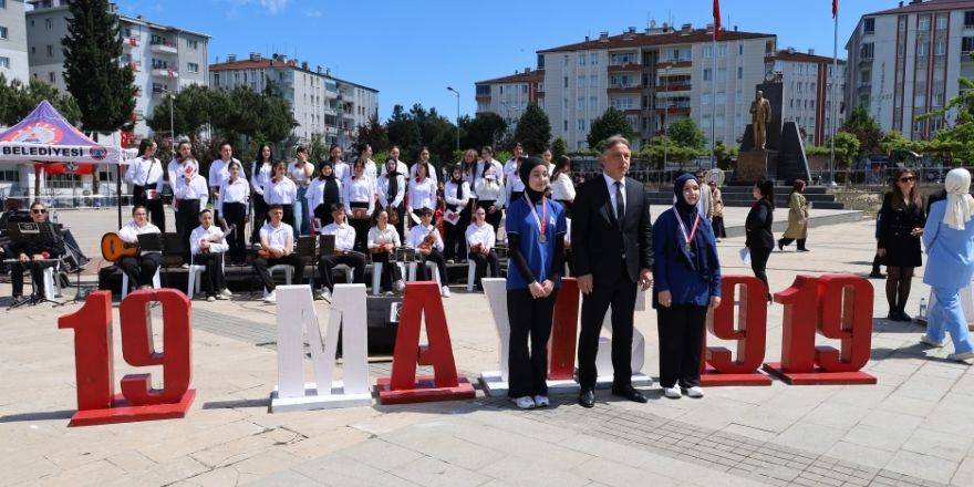 Samsun’dan Yükselen Meşale Bafra’da Yeniden Yandı 27