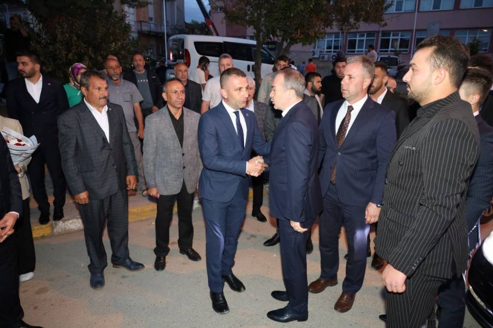 Vezirköprü’de Ali Kınık Konseriyle Unutulmaz Gençlik Gecesi 10