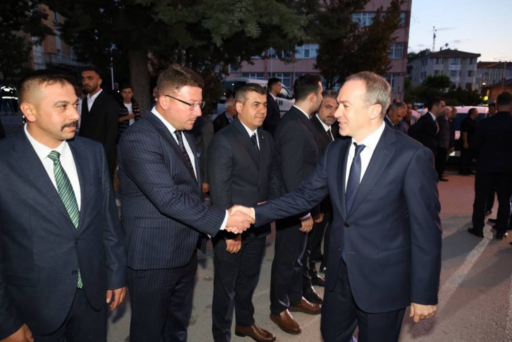 Vezirköprü’de Ali Kınık Konseriyle Unutulmaz Gençlik Gecesi 11