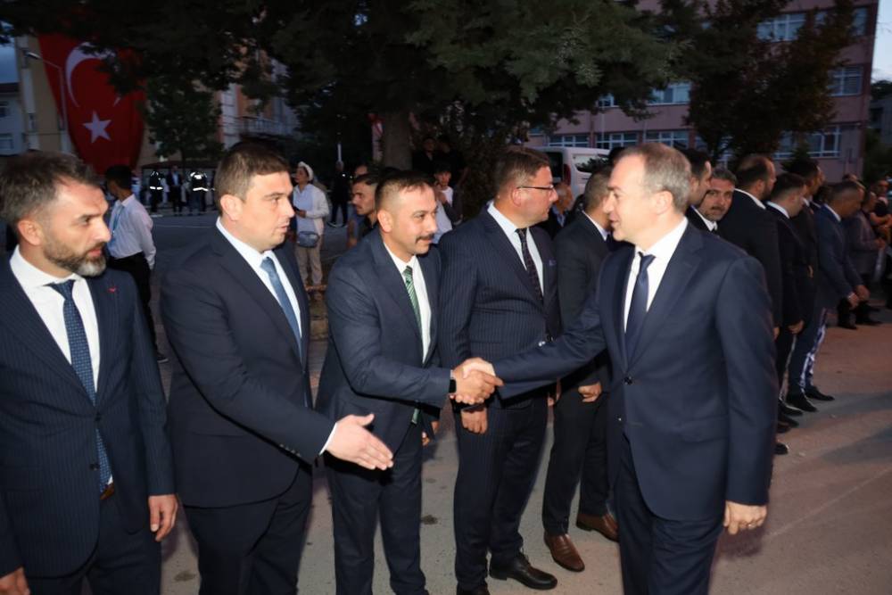 Vezirköprü’de Ali Kınık Konseriyle Unutulmaz Gençlik Gecesi 12