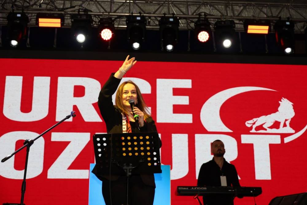 Vezirköprü’de Ali Kınık Konseriyle Unutulmaz Gençlik Gecesi 18