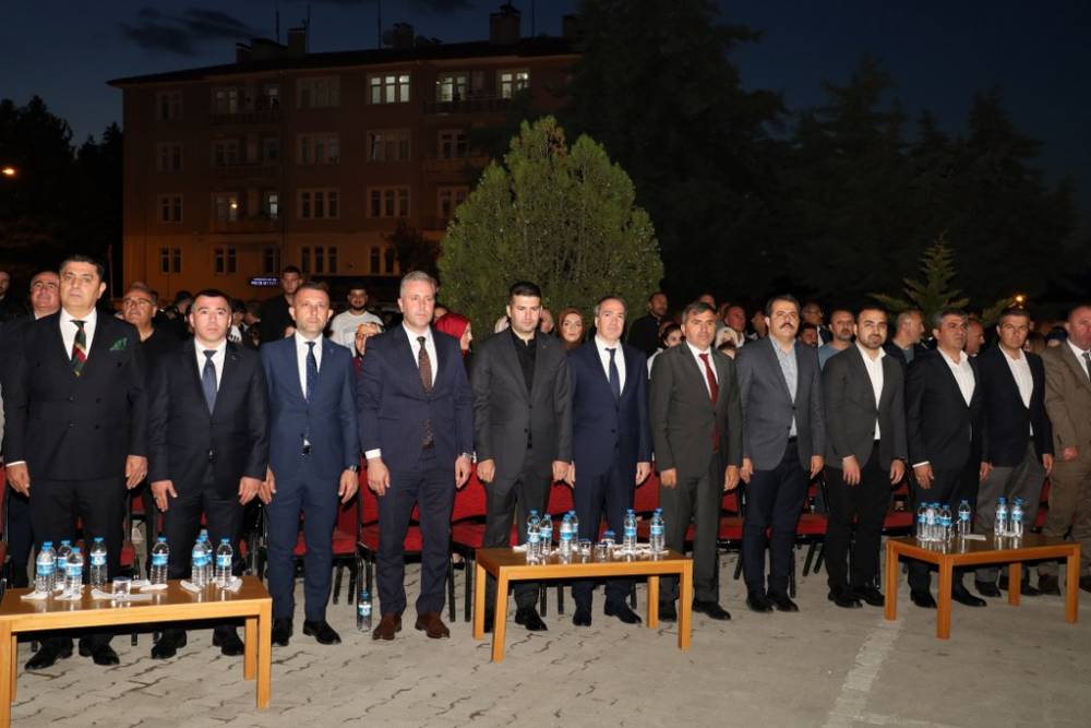 Vezirköprü’de Ali Kınık Konseriyle Unutulmaz Gençlik Gecesi 29