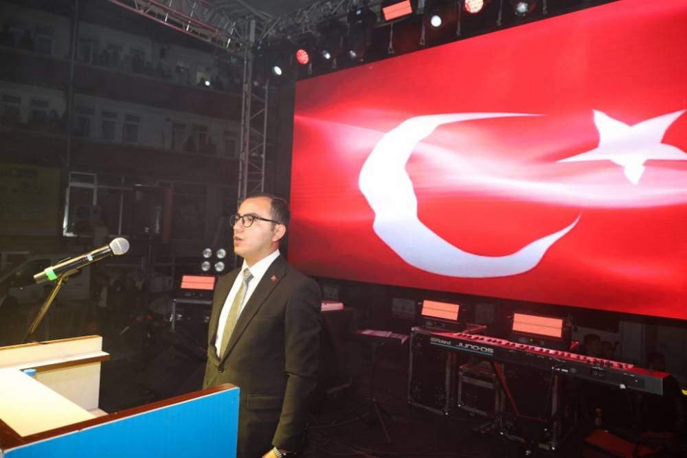 Vezirköprü’de Ali Kınık Konseriyle Unutulmaz Gençlik Gecesi 33
