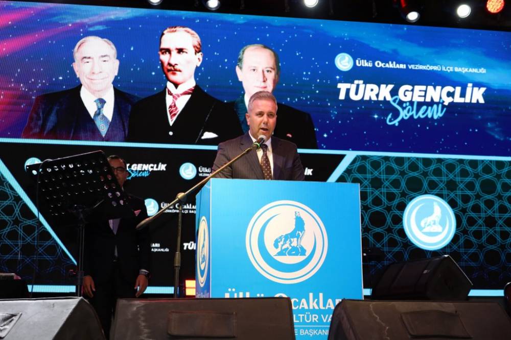 Vezirköprü’de Ali Kınık Konseriyle Unutulmaz Gençlik Gecesi 34