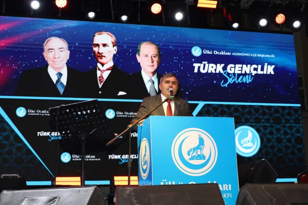 Vezirköprü’de Ali Kınık Konseriyle Unutulmaz Gençlik Gecesi 37