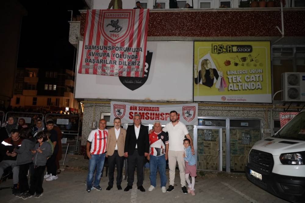 Vezirköprü’de Ali Kınık Konseriyle Unutulmaz Gençlik Gecesi 38