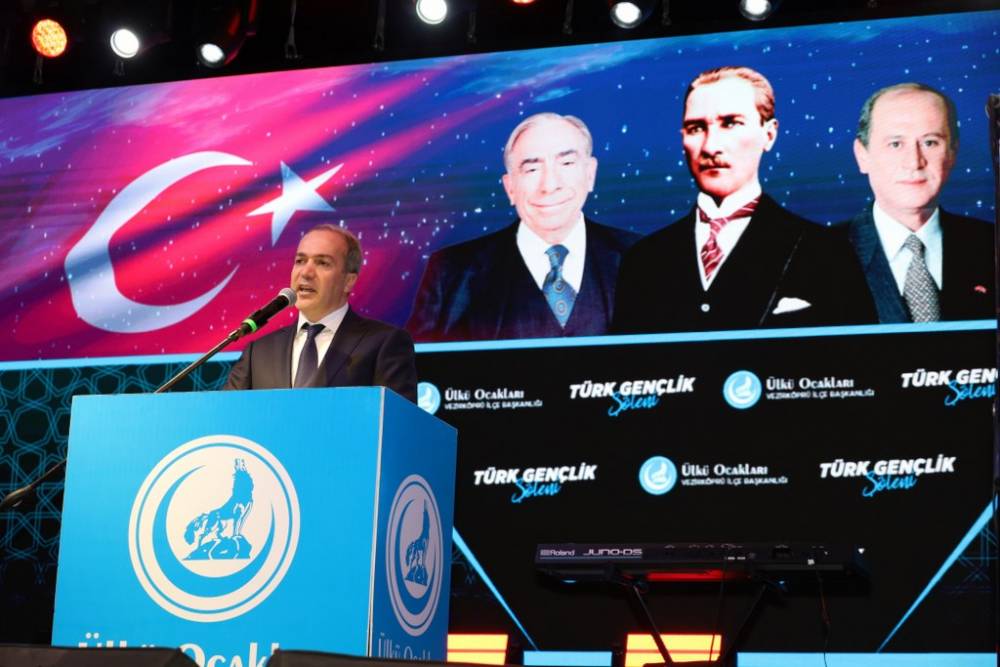 Vezirköprü’de Ali Kınık Konseriyle Unutulmaz Gençlik Gecesi 39