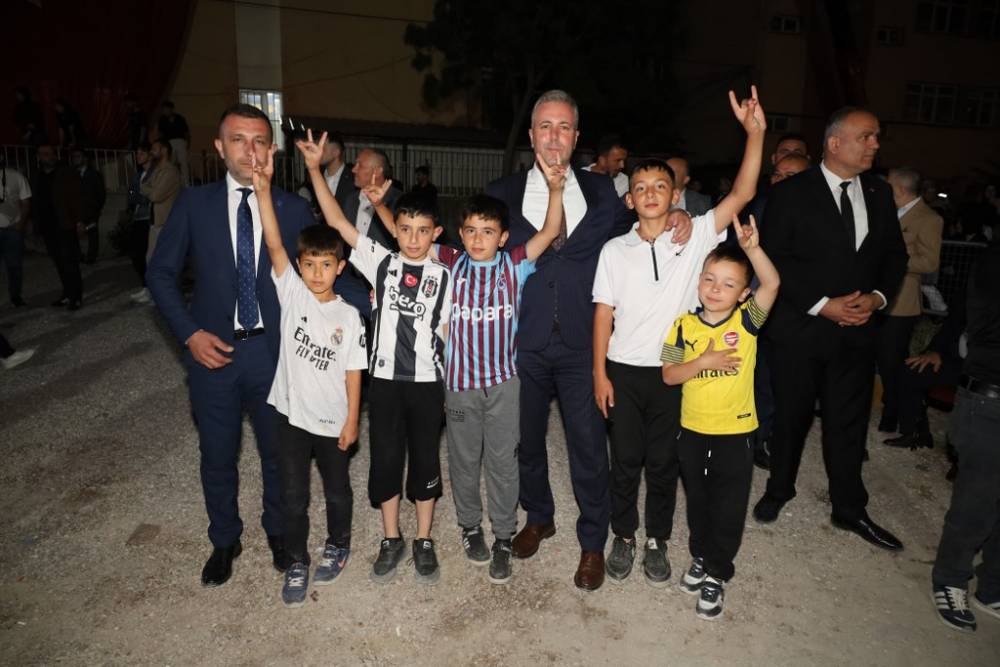 Vezirköprü’de Ali Kınık Konseriyle Unutulmaz Gençlik Gecesi 66