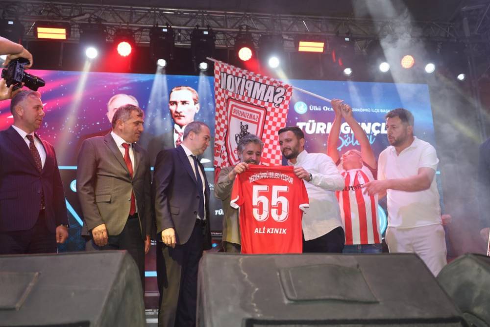 Vezirköprü’de Ali Kınık Konseriyle Unutulmaz Gençlik Gecesi 76