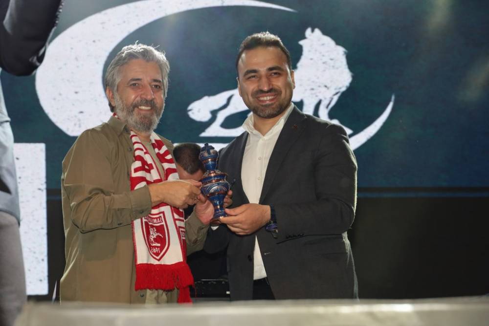 Vezirköprü’de Ali Kınık Konseriyle Unutulmaz Gençlik Gecesi 81