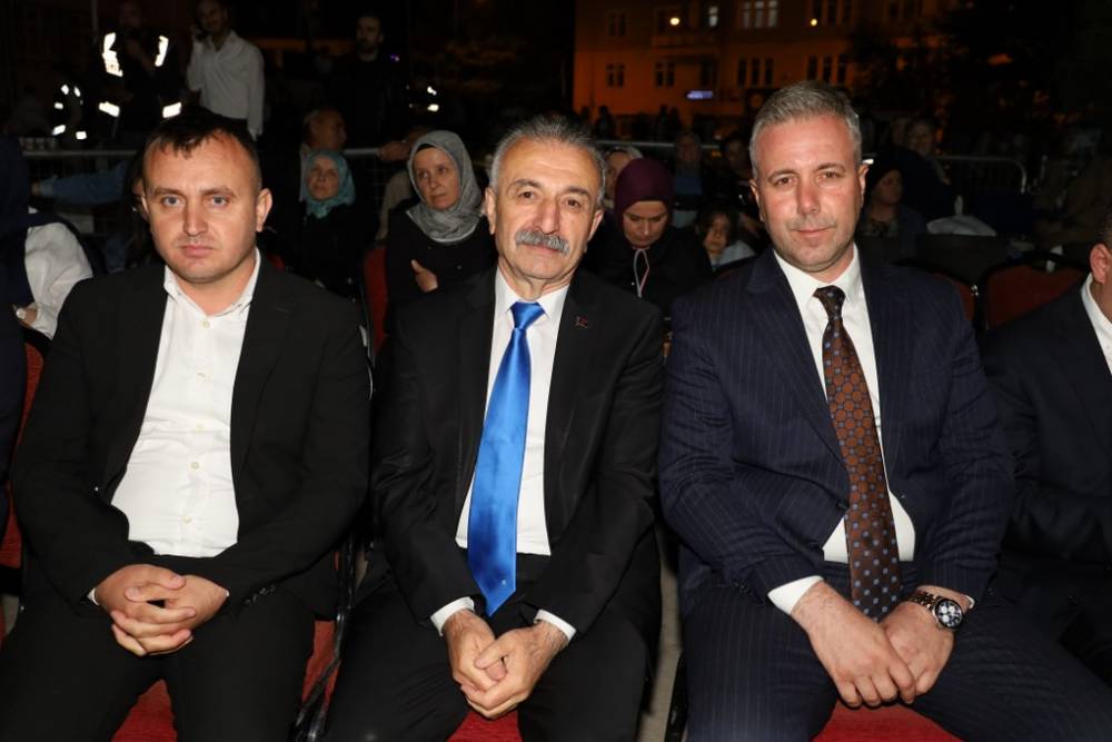 Vezirköprü’de Ali Kınık Konseriyle Unutulmaz Gençlik Gecesi 82