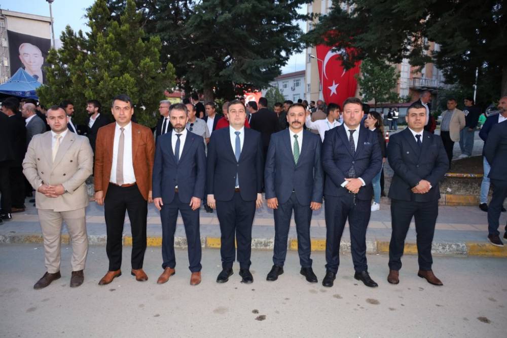 Vezirköprü’de Ali Kınık Konseriyle Unutulmaz Gençlik Gecesi 9
