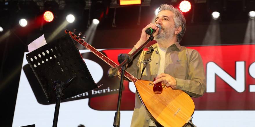 Vezirköprü’de Ali Kınık Konseriyle Unutulmaz Gençlik Gecesi