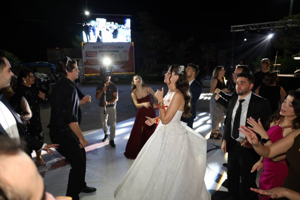 Eczacı Cansel ve Ayberk Onur Yılmaz Görkemli Düğün 109