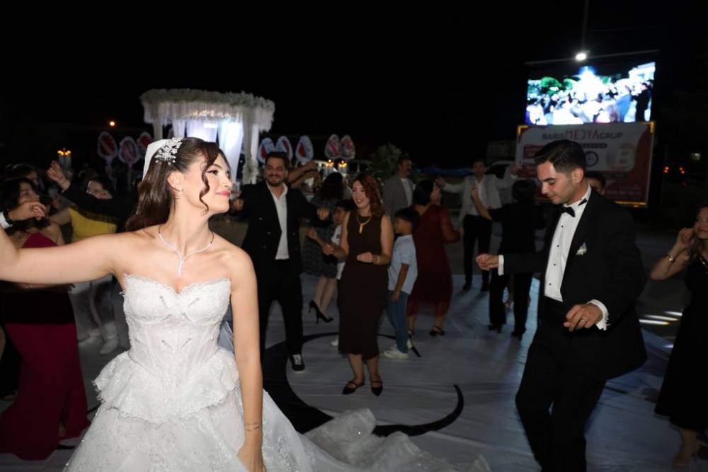 Eczacı Cansel ve Ayberk Onur Yılmaz Görkemli Düğün 21