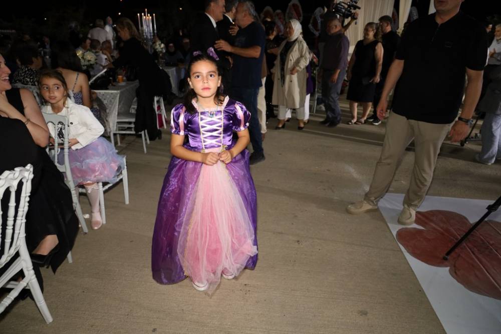 Eczacı Cansel ve Ayberk Onur Yılmaz Görkemli Düğün 43