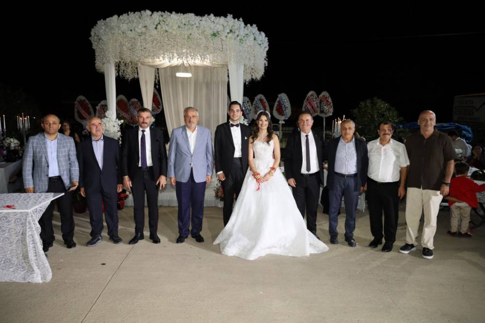 Eczacı Cansel ve Ayberk Onur Yılmaz Görkemli Düğün 52