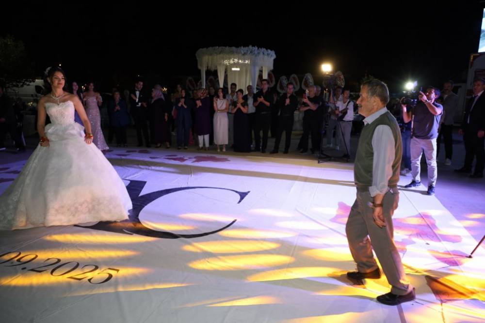 Eczacı Cansel ve Ayberk Onur Yılmaz Görkemli Düğün 68