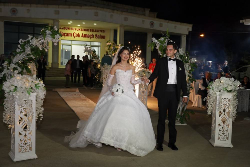 Eczacı Cansel ve Ayberk Onur Yılmaz Görkemli Düğün 8