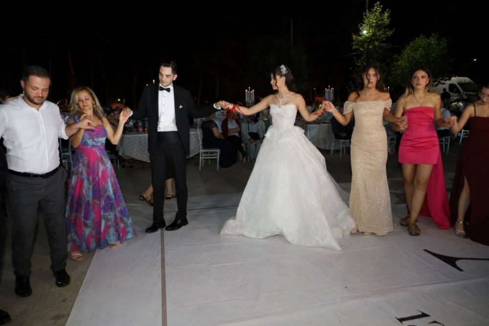 Eczacı Cansel ve Ayberk Onur Yılmaz Görkemli Düğün 84