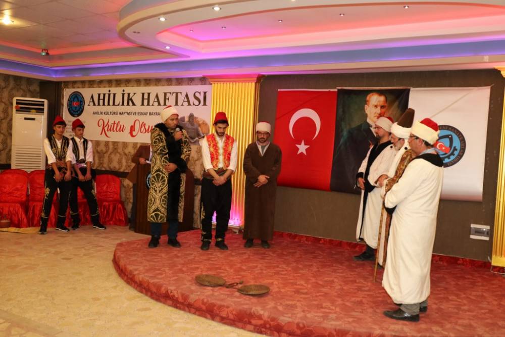75 Yıllık Demirci Ustası Yılmaz Odabaş, Bafra’da Yılın Ahisi Seçildi 10