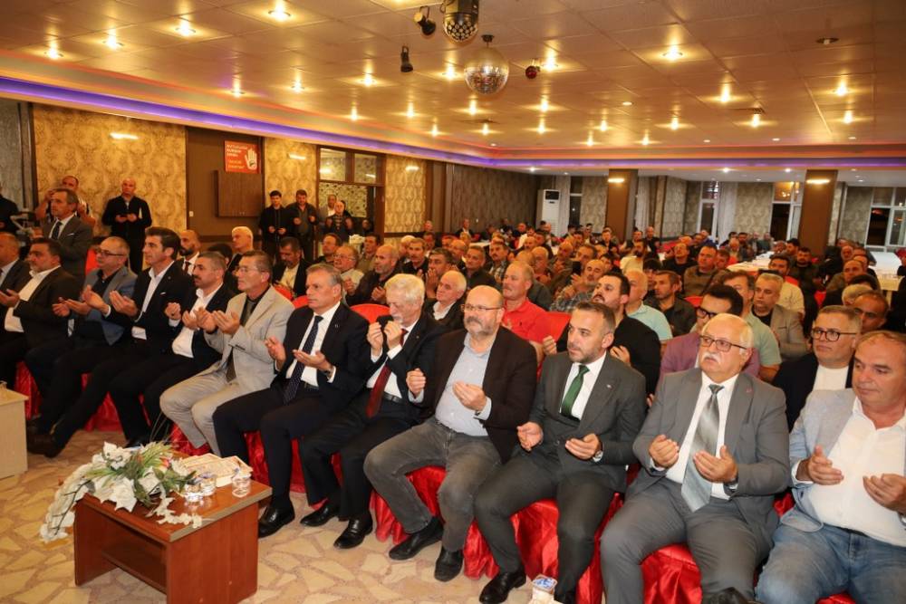75 Yıllık Demirci Ustası Yılmaz Odabaş, Bafra’da Yılın Ahisi Seçildi 12
