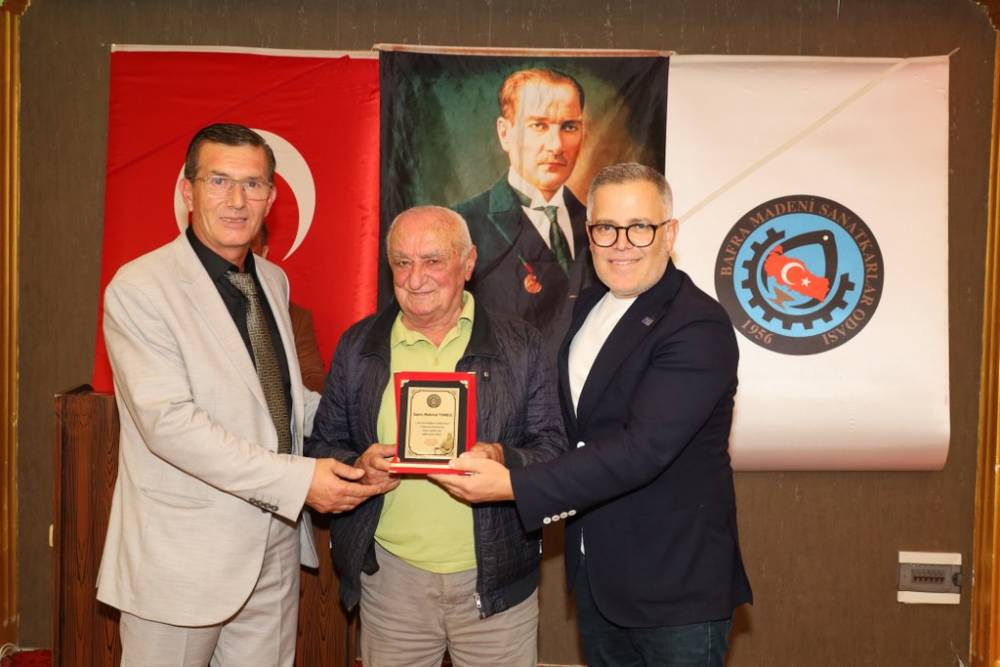 75 Yıllık Demirci Ustası Yılmaz Odabaş, Bafra’da Yılın Ahisi Seçildi 23