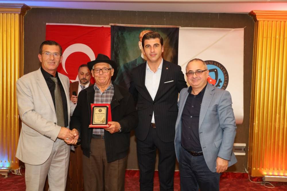 75 Yıllık Demirci Ustası Yılmaz Odabaş, Bafra’da Yılın Ahisi Seçildi 27