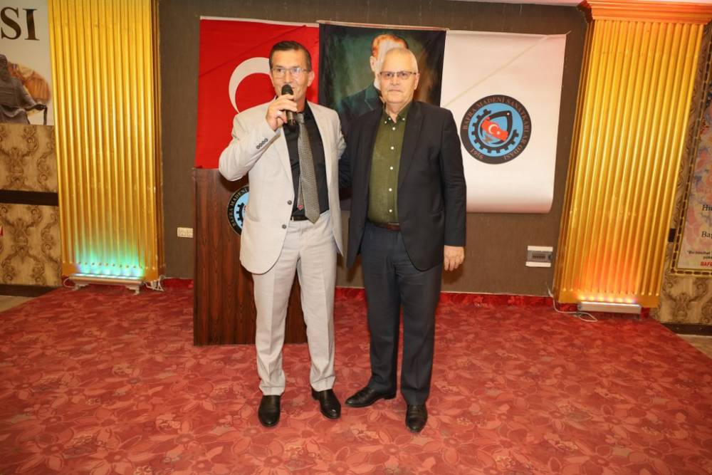 75 Yıllık Demirci Ustası Yılmaz Odabaş, Bafra’da Yılın Ahisi Seçildi 36