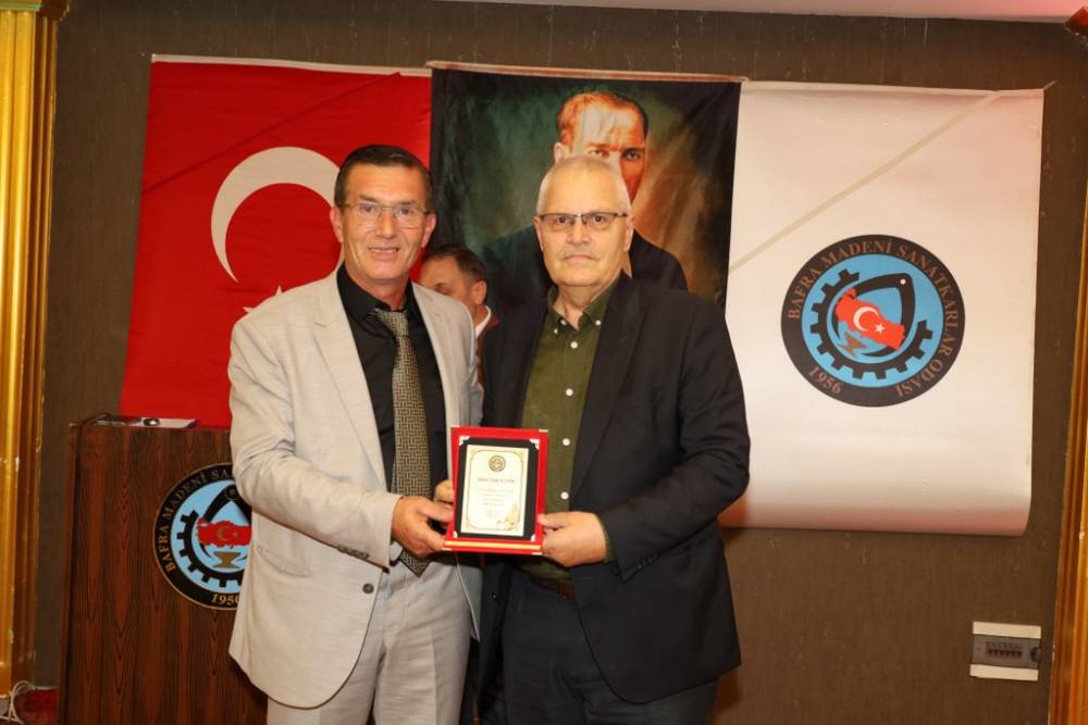 75 Yıllık Demirci Ustası Yılmaz Odabaş, Bafra’da Yılın Ahisi Seçildi 37
