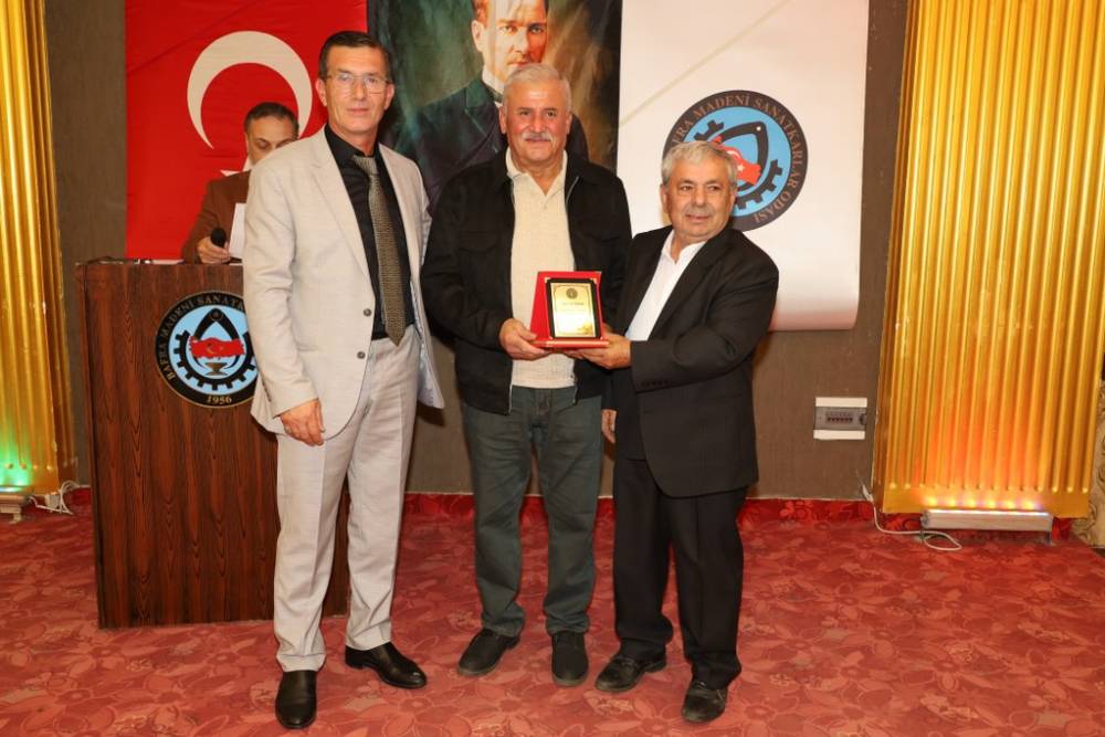 75 Yıllık Demirci Ustası Yılmaz Odabaş, Bafra’da Yılın Ahisi Seçildi 40