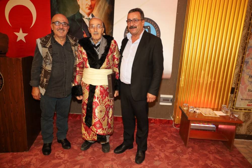 75 Yıllık Demirci Ustası Yılmaz Odabaş, Bafra’da Yılın Ahisi Seçildi 52