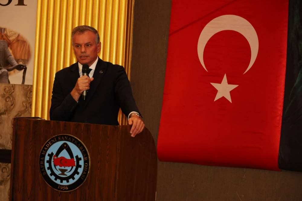 75 Yıllık Demirci Ustası Yılmaz Odabaş, Bafra’da Yılın Ahisi Seçildi 9
