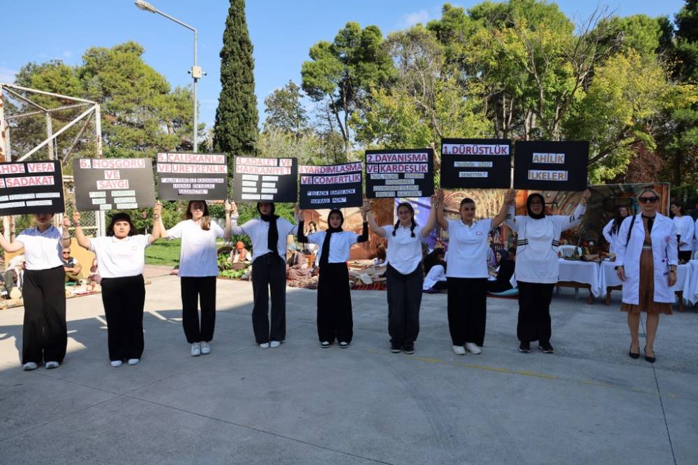 Bafra Hasan Çakın Kız MTAL’de Ahilik Kültürü Haftası coşkusu! 12