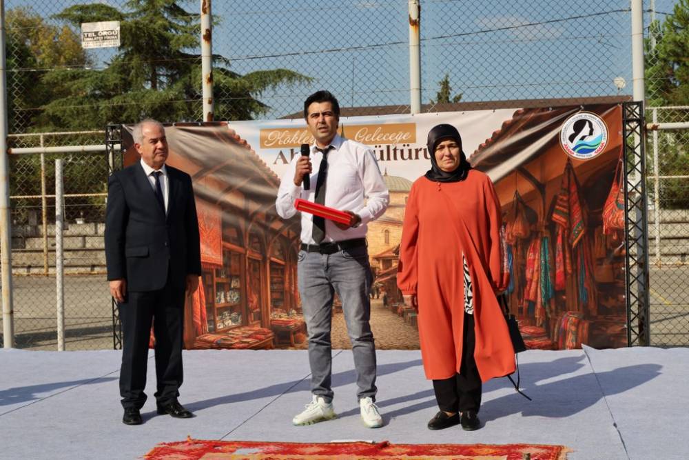 Bafra Hasan Çakın Kız MTAL’de Ahilik Kültürü Haftası coşkusu! 59