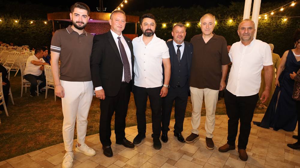 Gizem ve Berkay Aşklarını Bir Ömürlük İmzayla Taçlandırdı 10