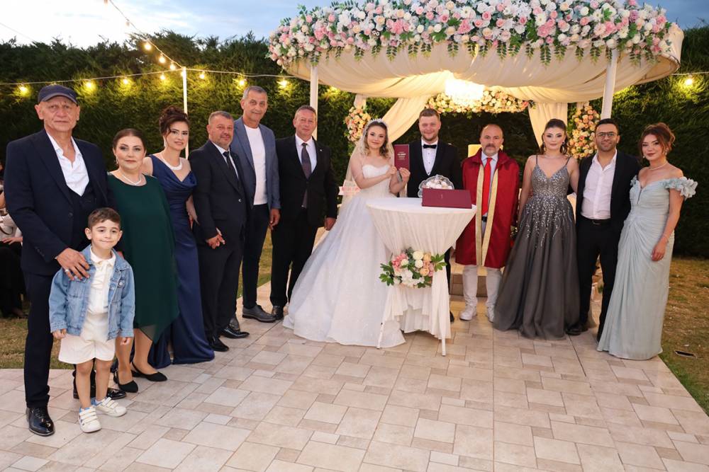 Gizem ve Berkay Aşklarını Bir Ömürlük İmzayla Taçlandırdı 16