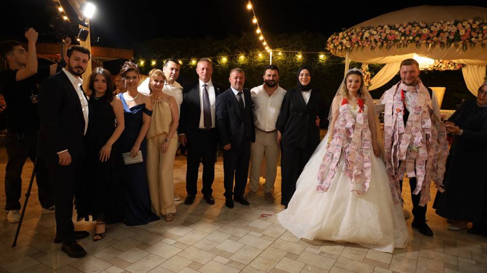 Gizem ve Berkay Aşklarını Bir Ömürlük İmzayla Taçlandırdı 4