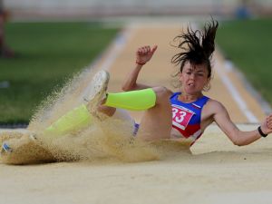 Samsun'da bayanlar uzun atlama yarışları